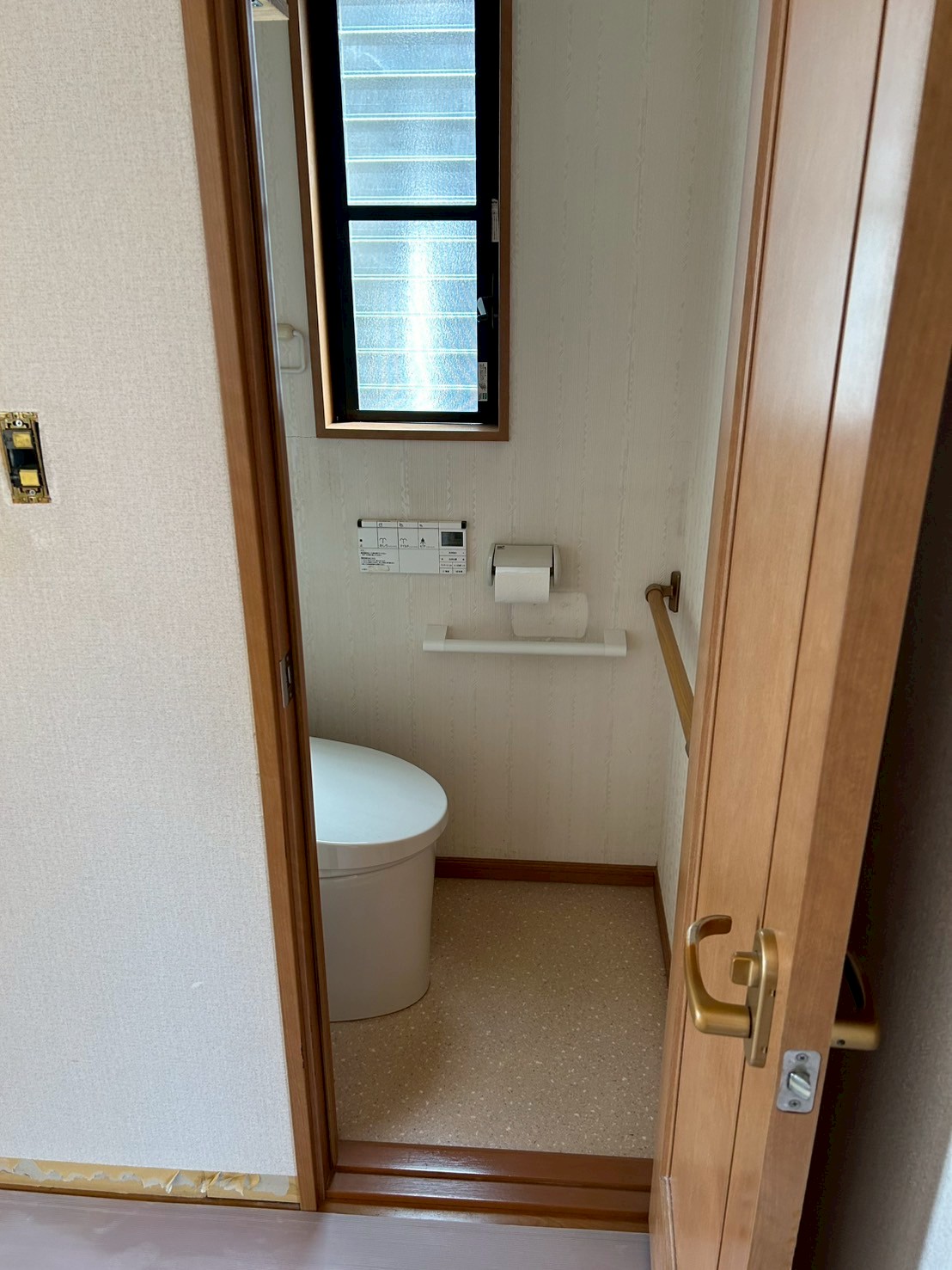 京都市右京区｜トイレリフォーム・クロス・床張替え｜費用18万円・工期2日の施工事例｜京Reホーム